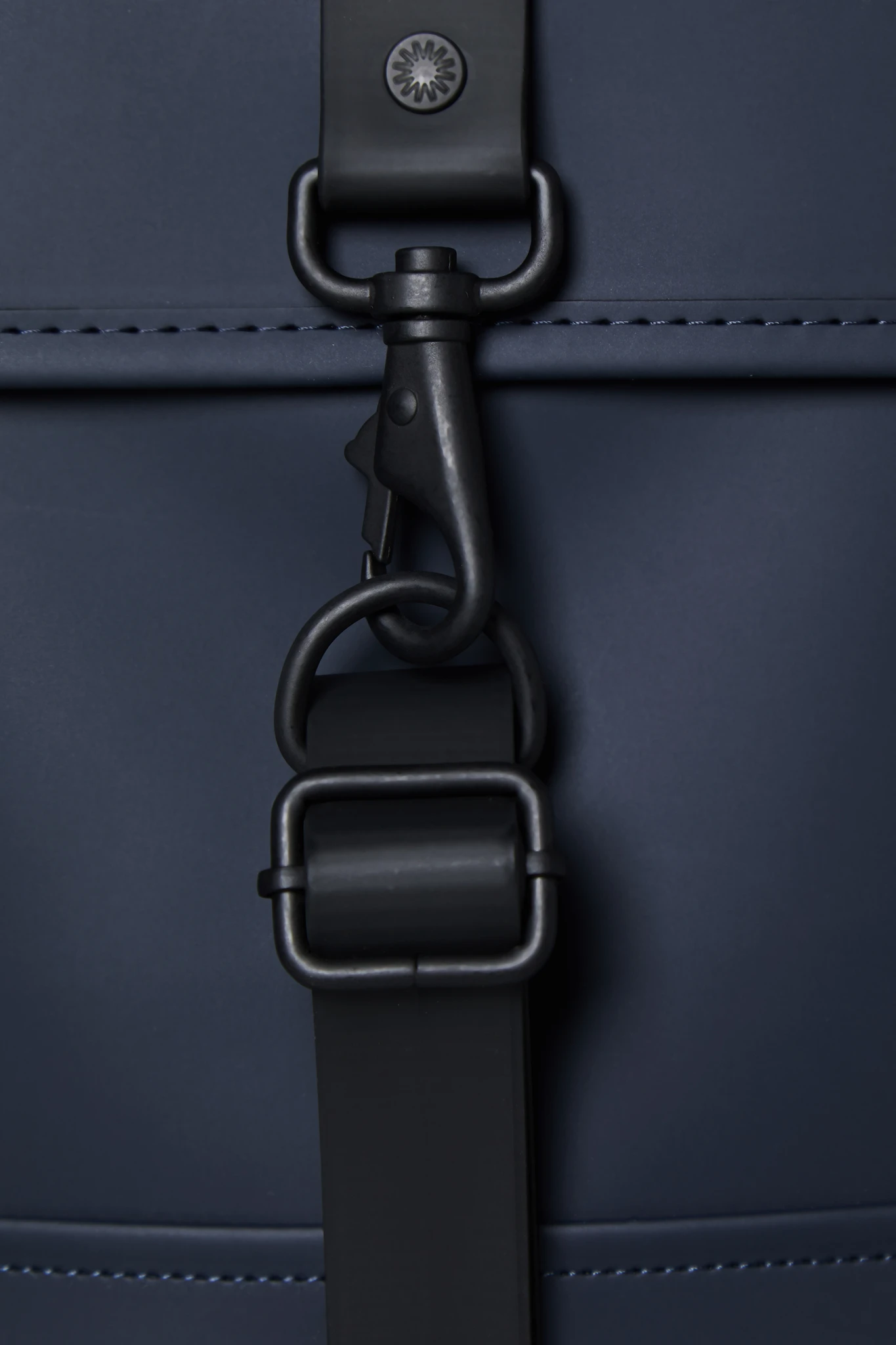 Mochila Rains Rucksack Azul Marino (Navy)