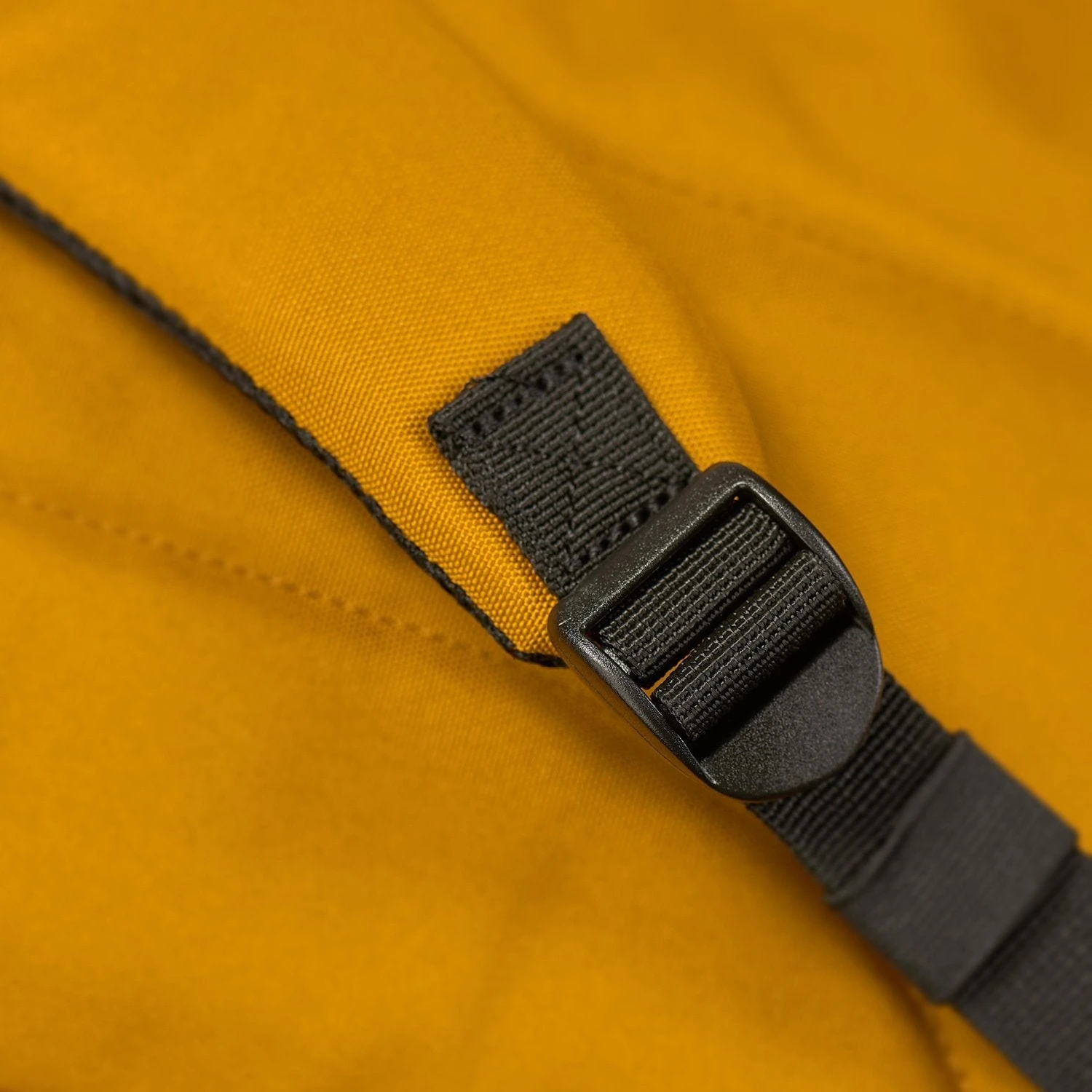 Mochila de viaje Cabin Zero Classic 44 L. Mostaza (Orange Chilli)