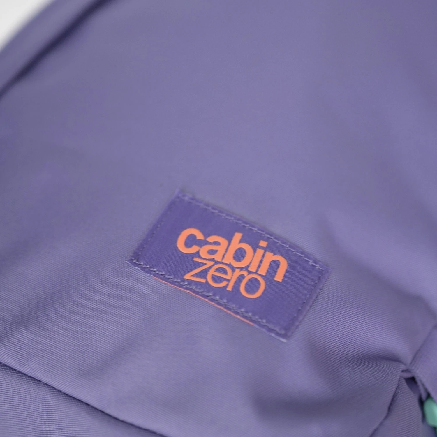 Mochila de viaje Cabin Zero Classic 36 L. Morado ( Lavender )