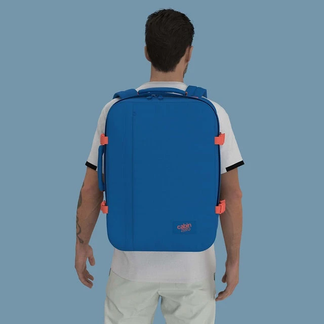 Mochila de viaje Cabin Zero Classic 44 L. Azul (CAPRI BLUE)